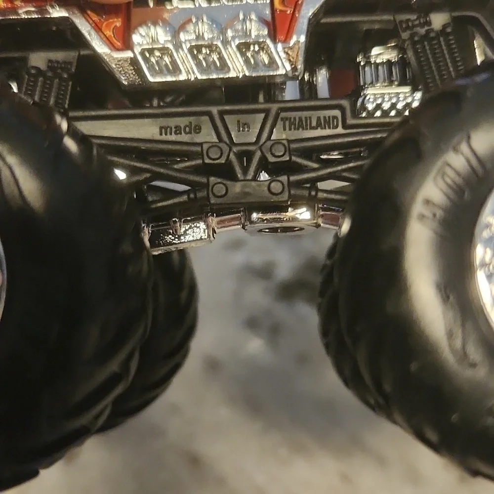 Mattel Hotwheels Monster Trucks 4x4 firetruck